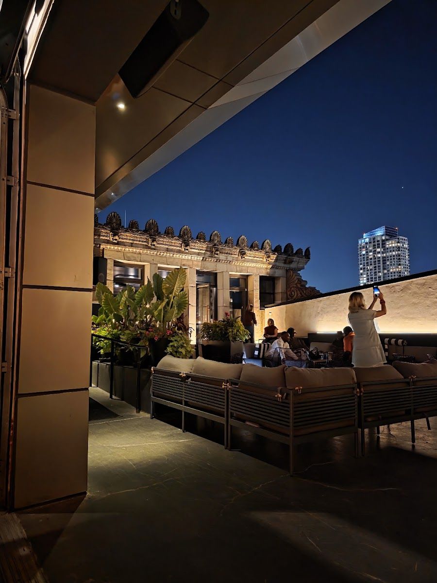 Stratus Rooftop at Hotel Monaco cocktail at the bar
