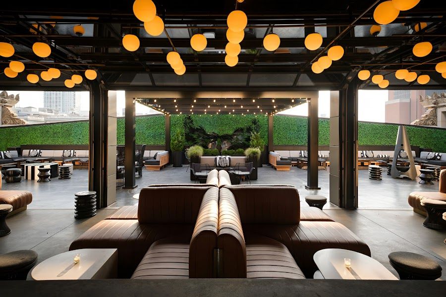 Stratus Rooftop at Hotel Monaco Old City atmosphere