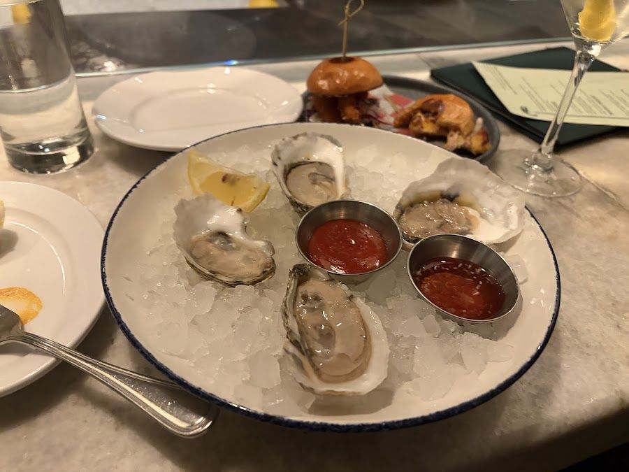 The Oyster House Bar Rittenhouse atmosphere
