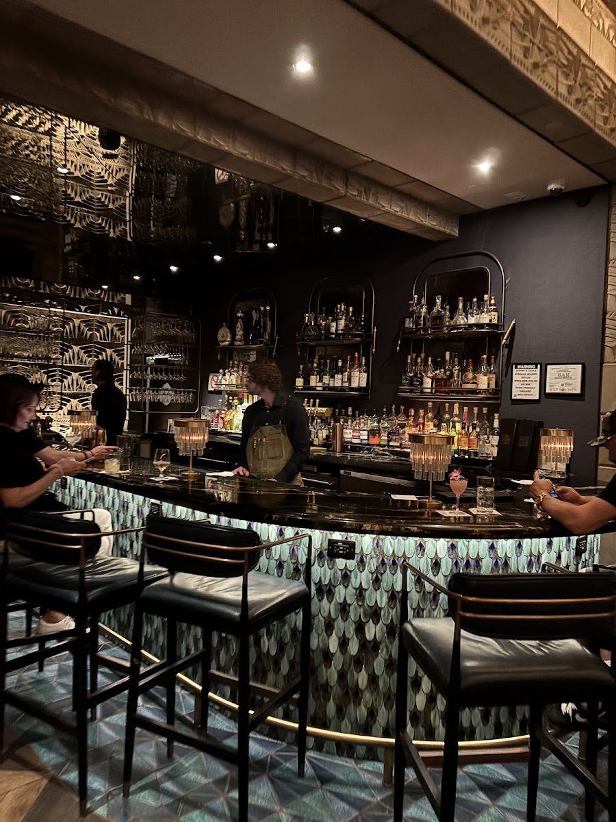 Cottagewood Fortune bar service