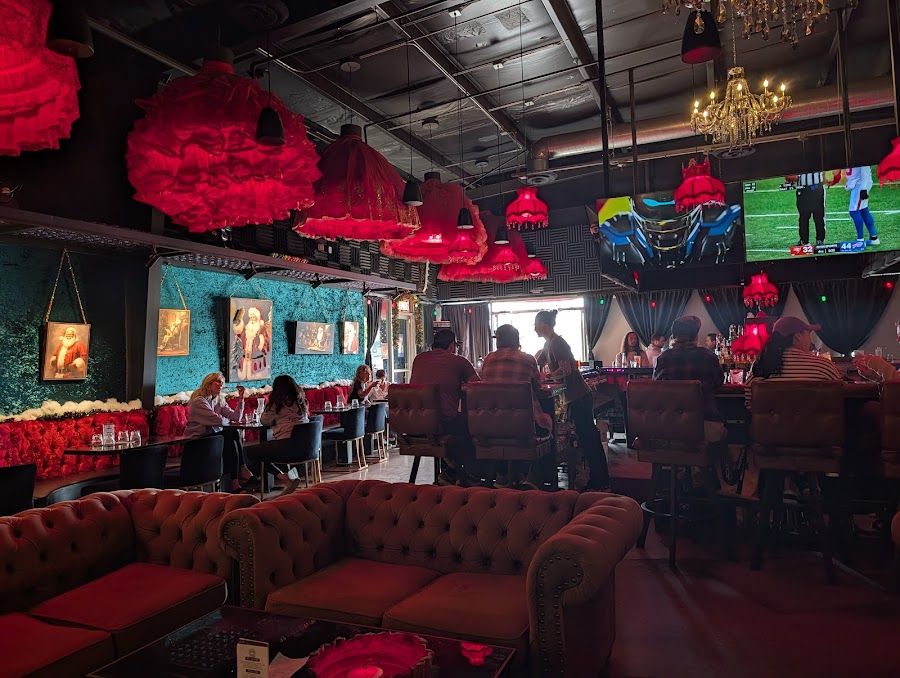 Helton Brewing Company Phoenix atmosphere