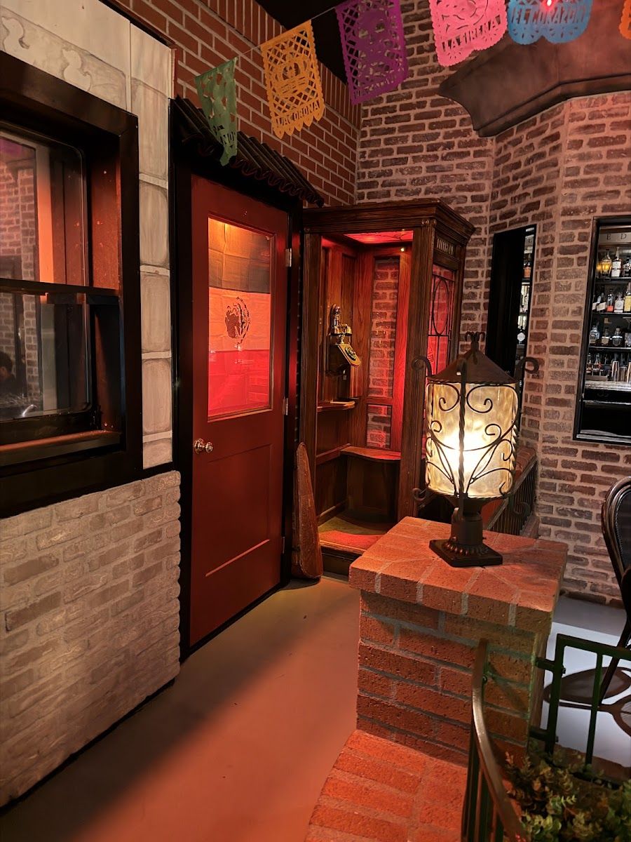 Platform 18 bar service