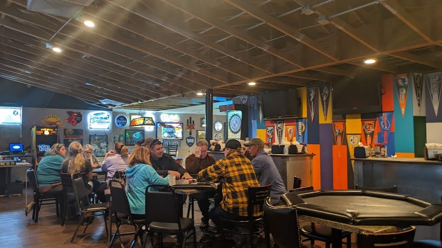 The Corner Grill & Sports Bar bar service
