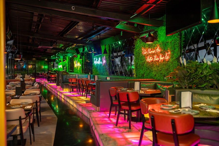 Vu Lounge Phoenix atmosphere