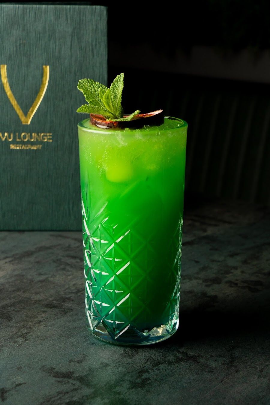 Vu Lounge bar service