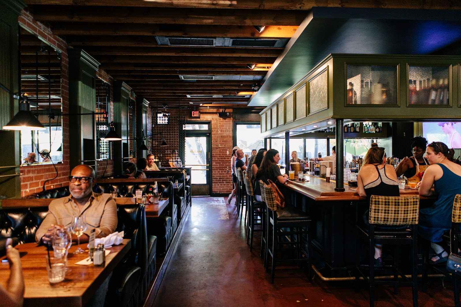 Windsor Phoenix bar interior