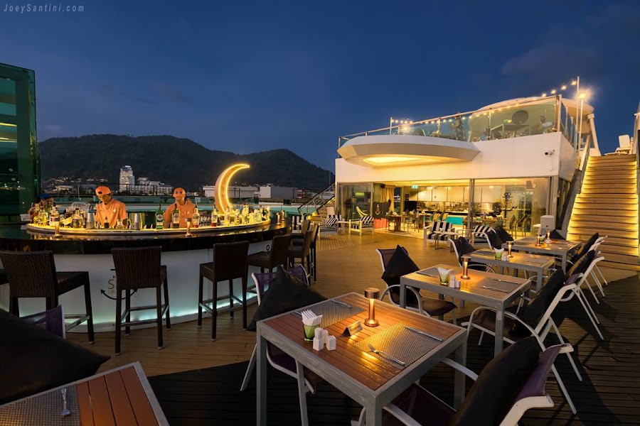 KEE Sky Lounge signature cocktail
