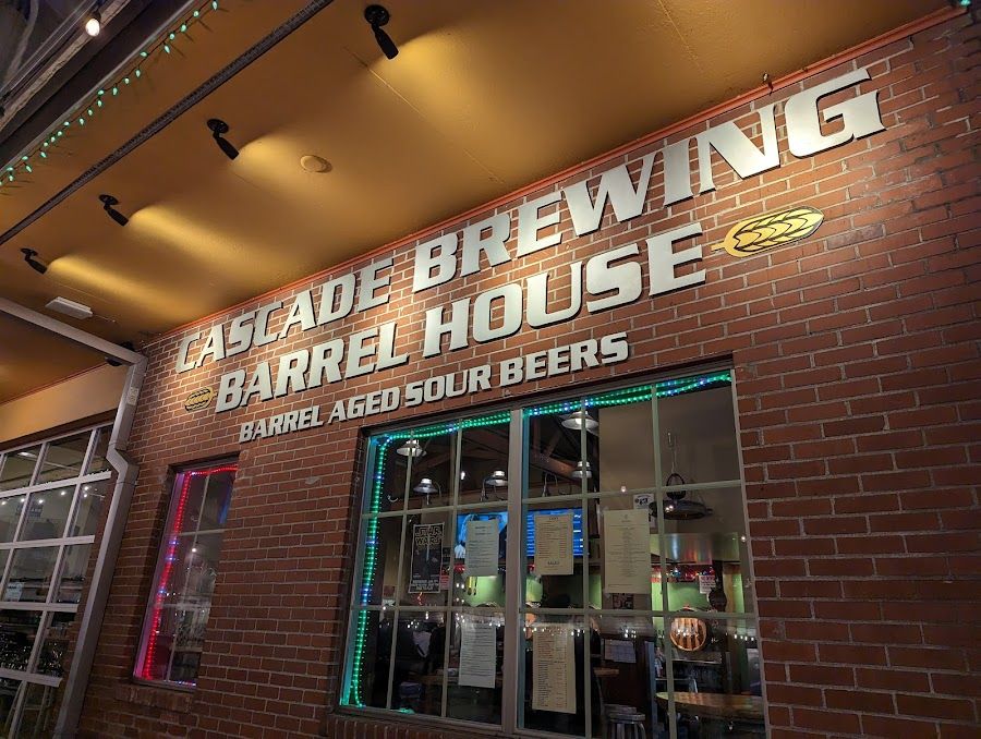 Cascade Brewing Barrel House bar service