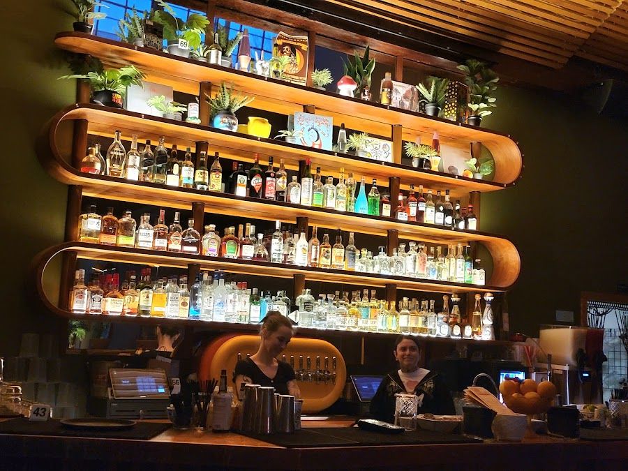 Circa 33 Sellwood atmosphere