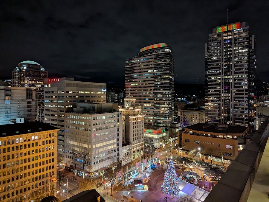 Departure Rooftop Bar bar service