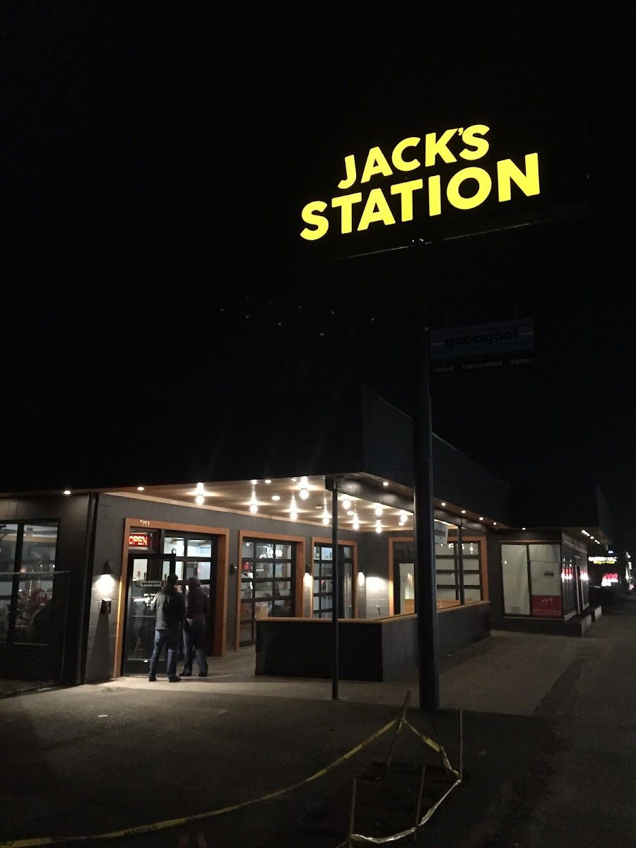 Jack's Vault bar service