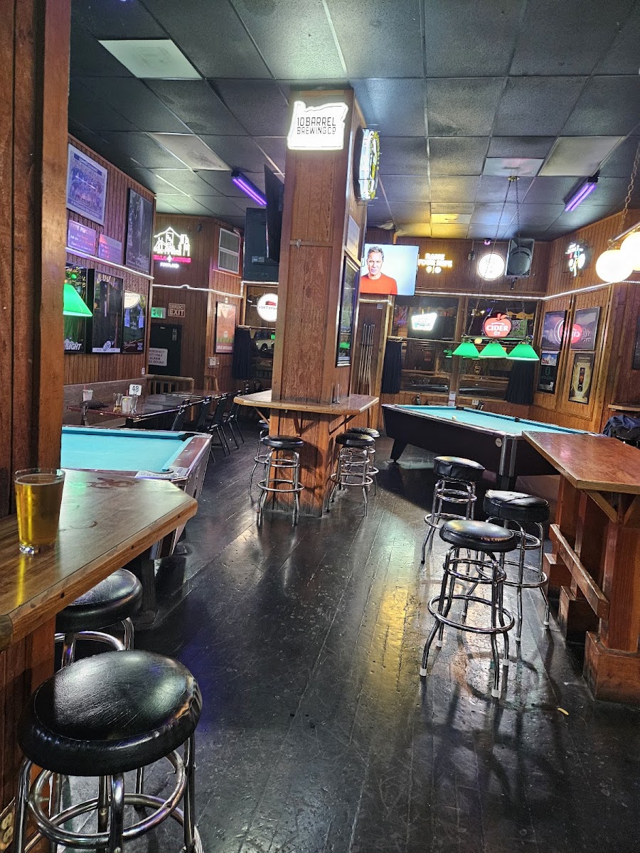 Marathon Taverna, Portland
