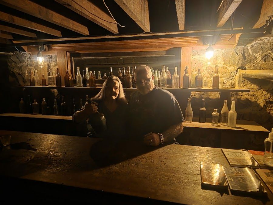 Old Town Pizza & Brewing bar service