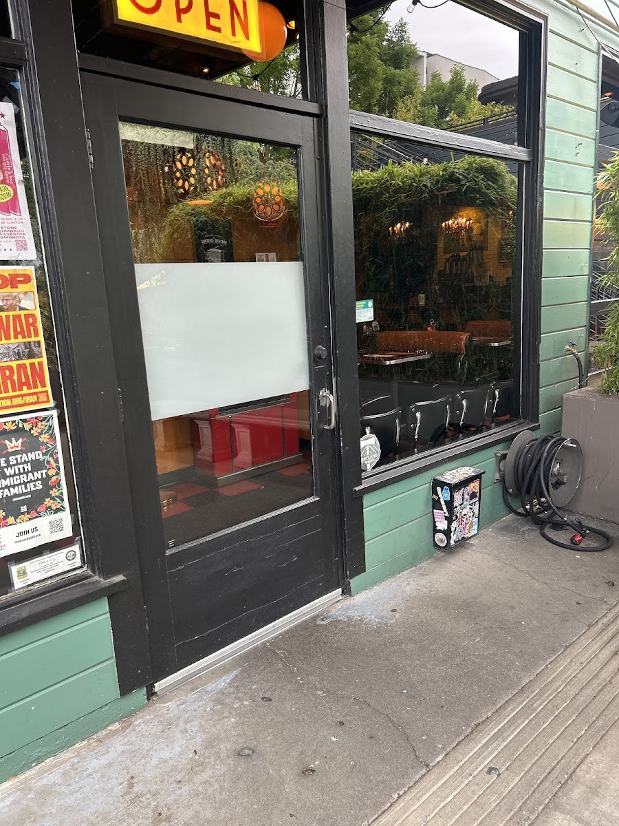 Radio Room, Portland