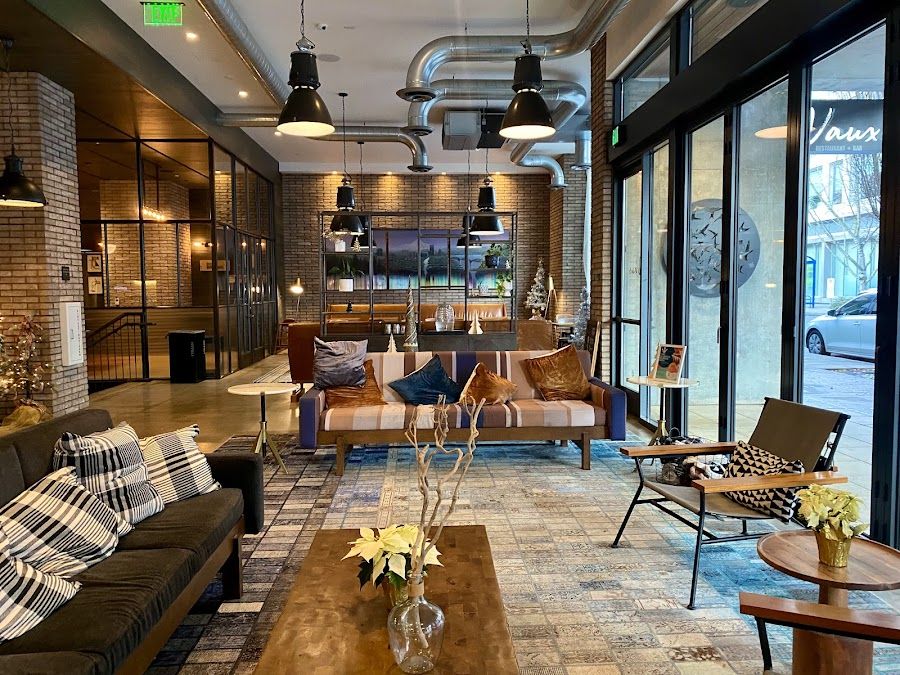 Canopy by Hilton Pearl Rooftop bar service