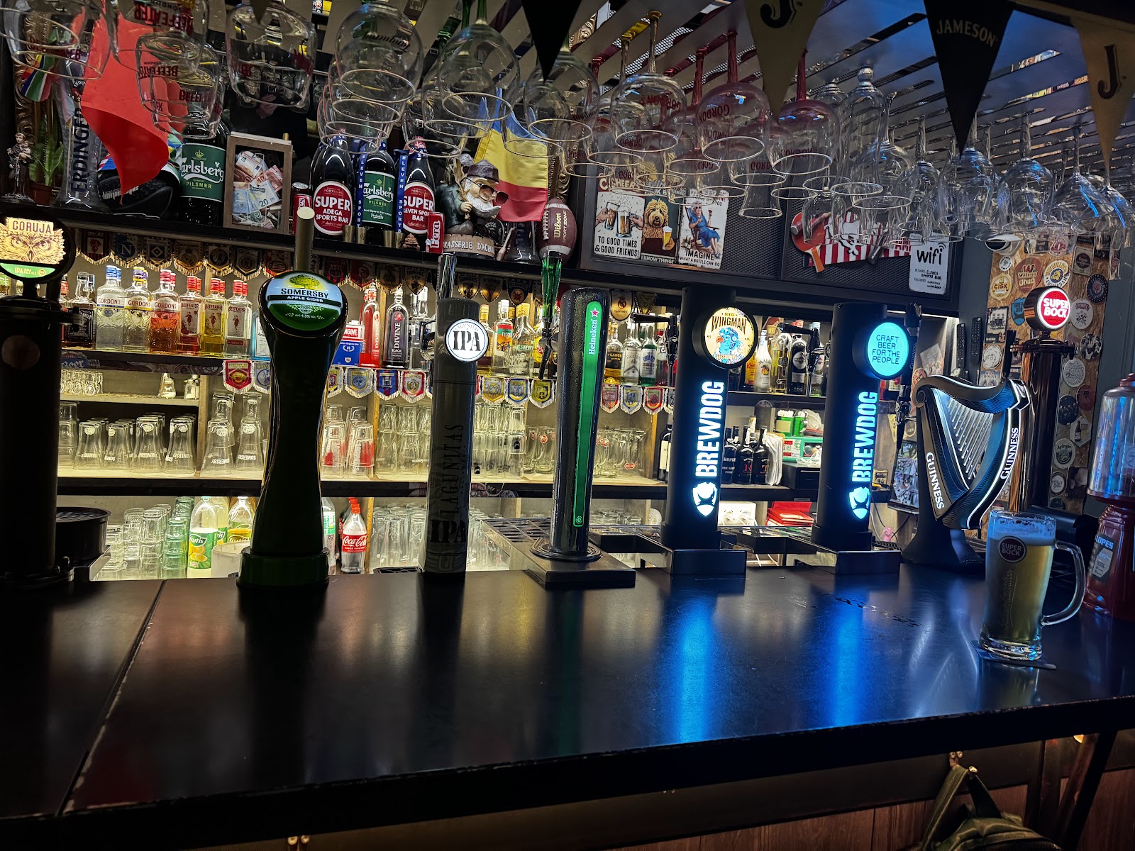Adega Sports Bar style: beer taps