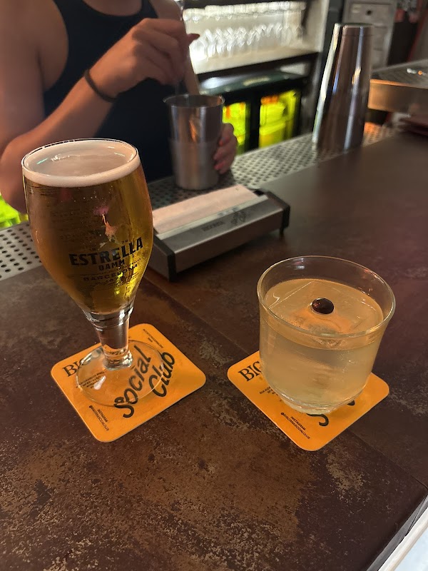 Bigorna Social Club in Porto
