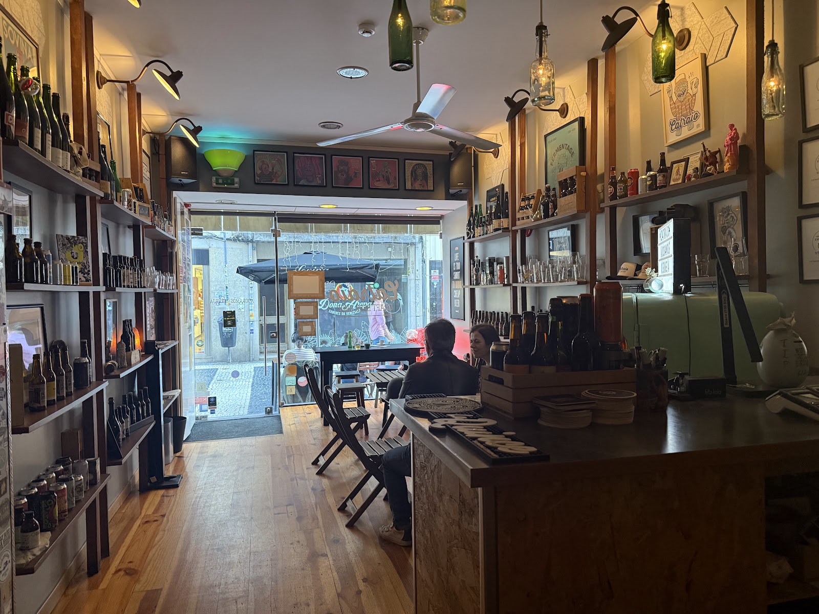 Catraio Craft Beer Shop Porto taps
