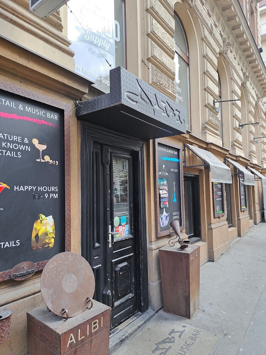 Alibi Cocktail & Music Bar, Prague