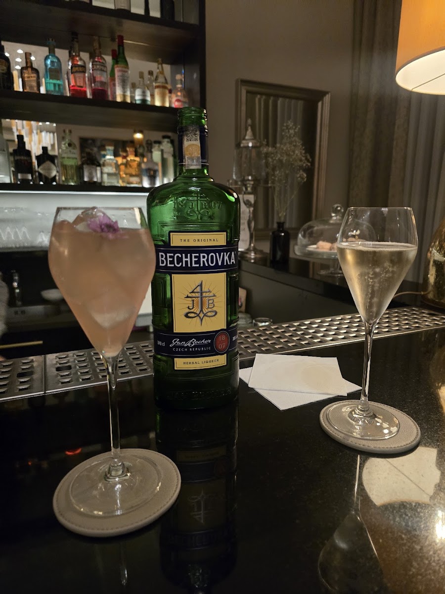 B21 Cocktail Bar, Prague