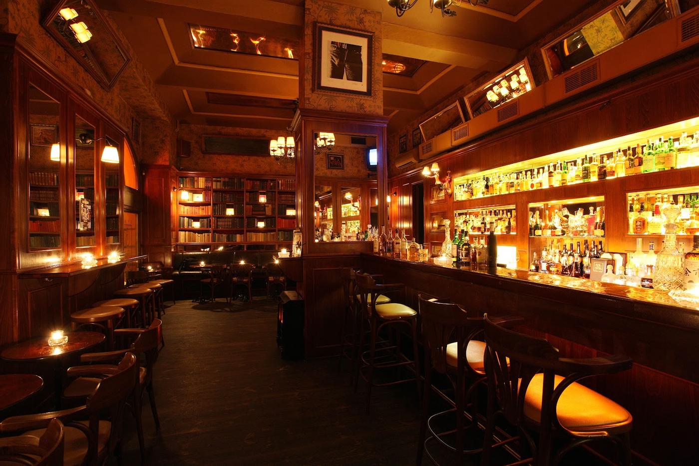 Bar and Books, Prague