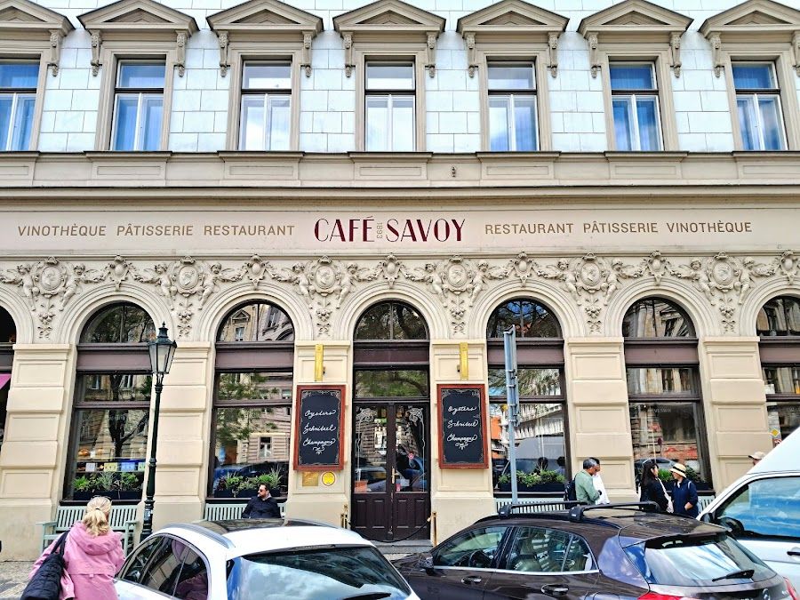 Cafe Savoy Mala Strana atmosphere