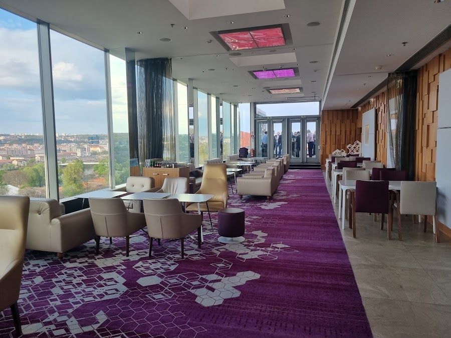 Cloud 9 Sky Bar at Hilton bar service