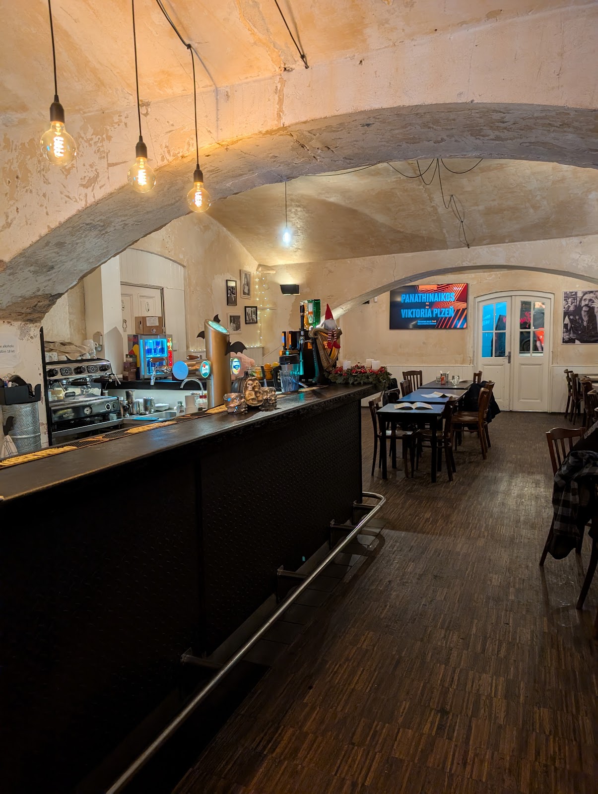 Jama The Hollow, Prague