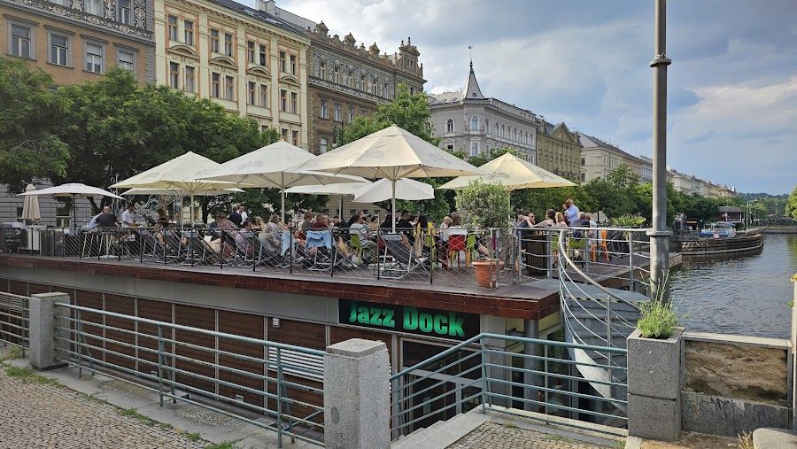 Jazz Dock cocktail at the bar