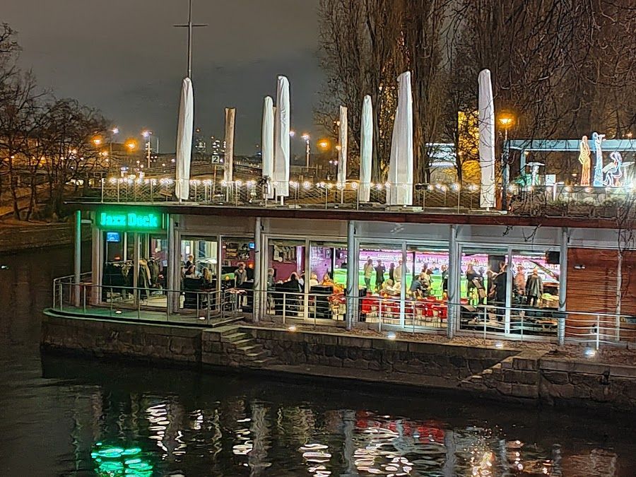 Jazz Dock bar service