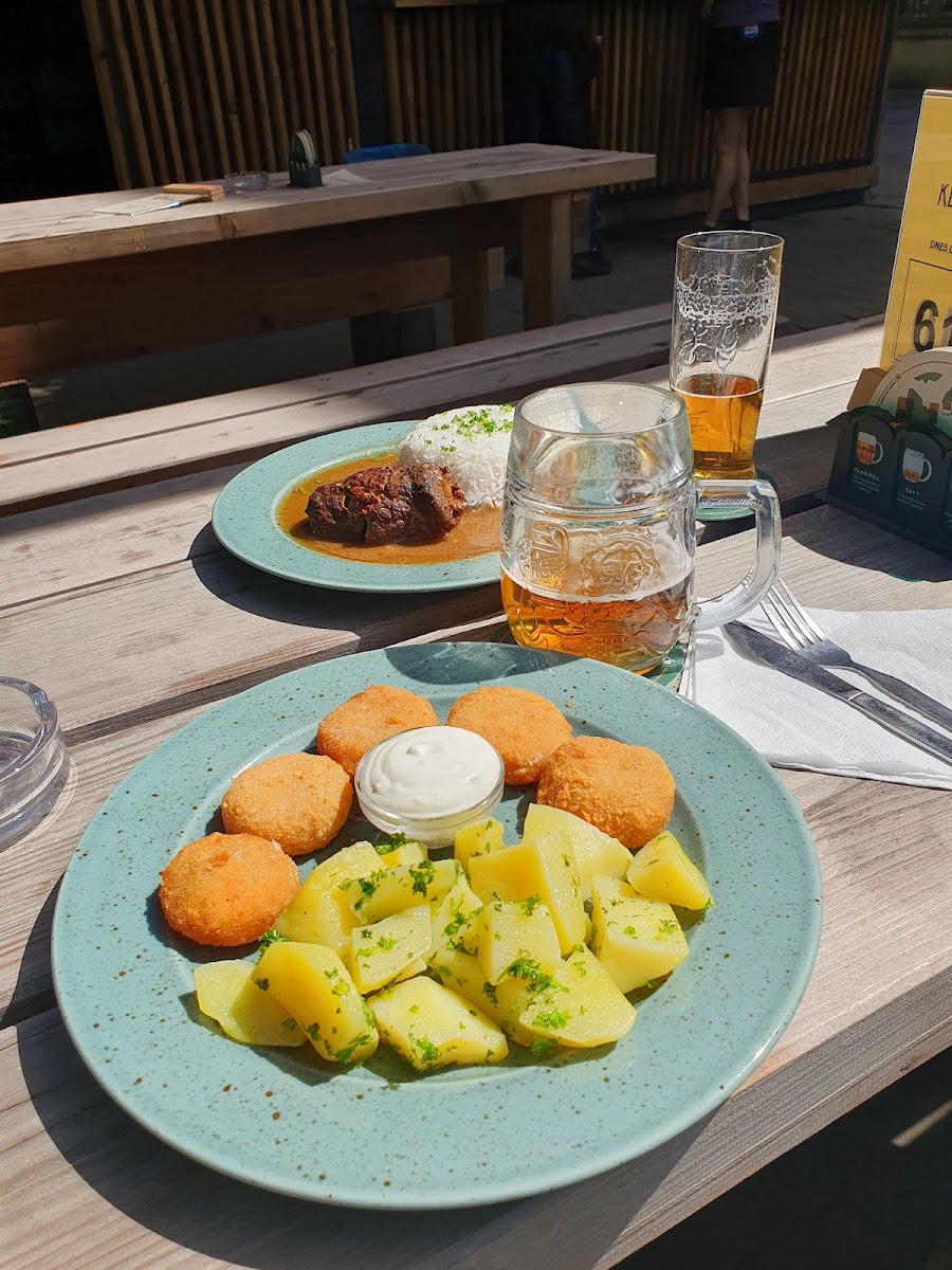 Klamovka Beer Garden, Prague