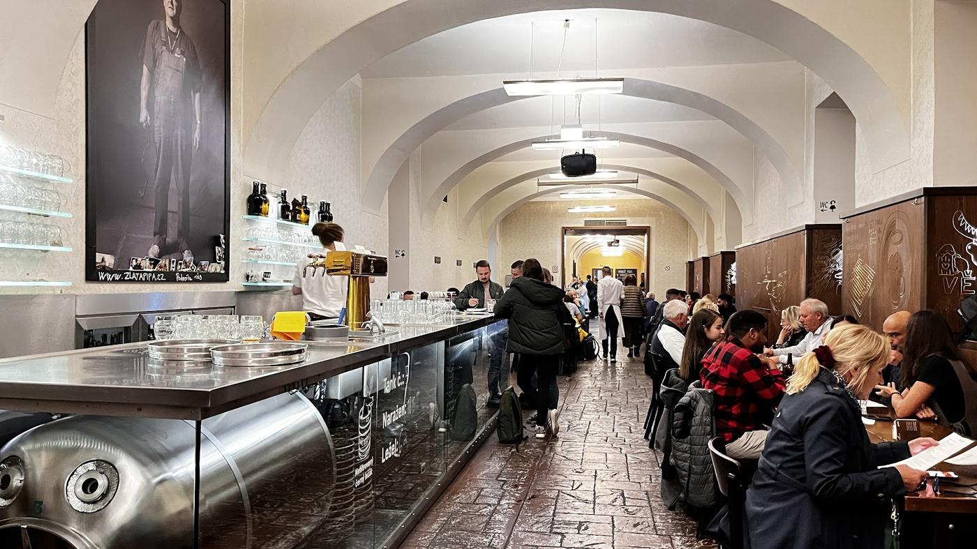 Lokale Dlouha, Prague