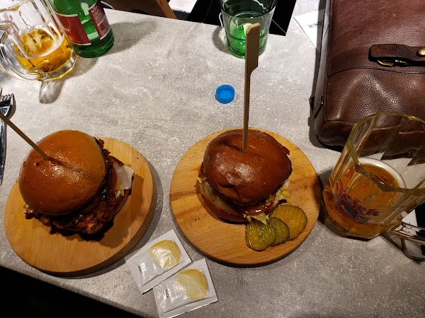 Londoner's Sports Bar