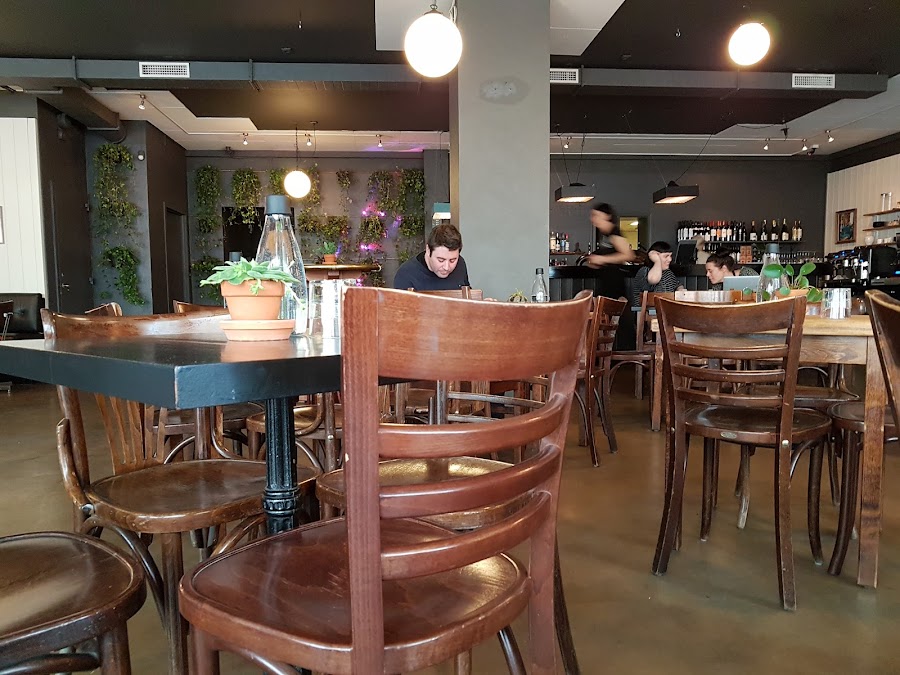 Cafe Rosenberg room