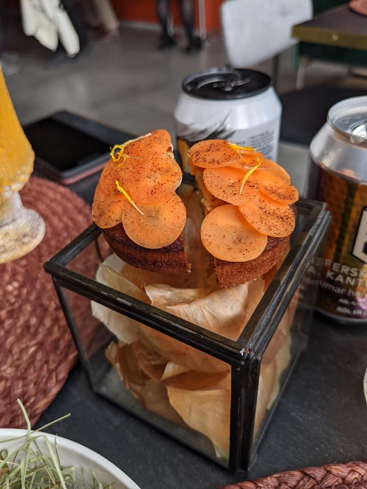 Dill Restaurant Bar bar service