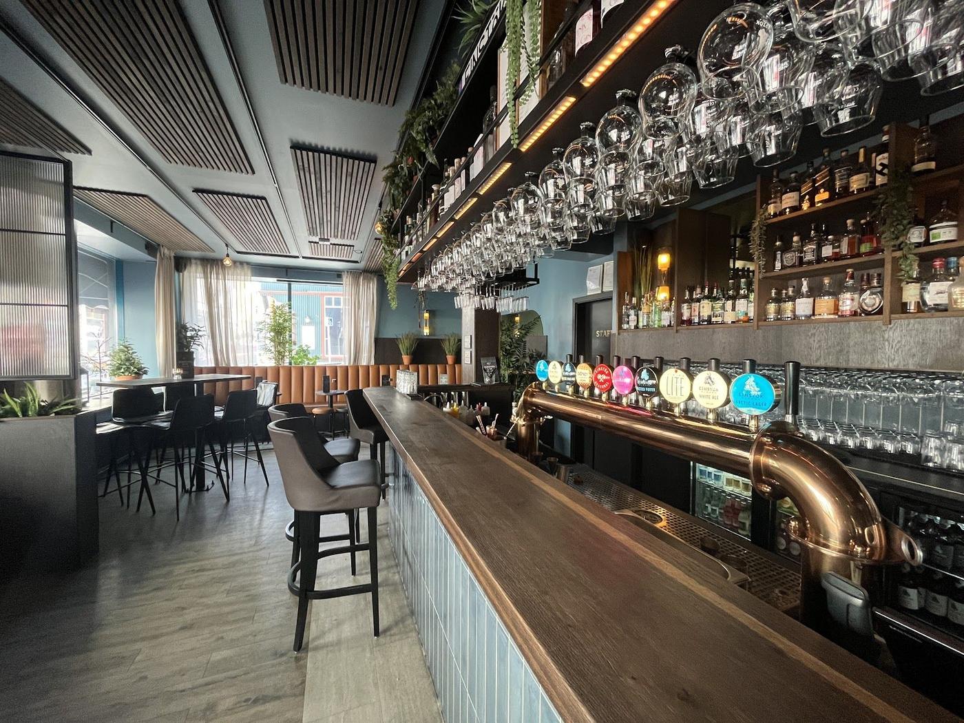 Einst&ouml;k Bar