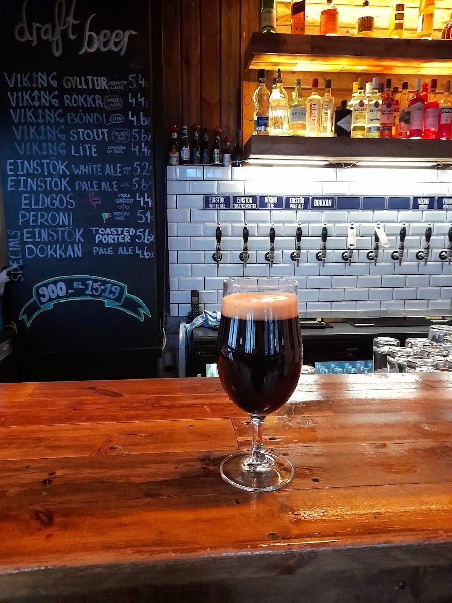 Frederiksen Ale House bar service