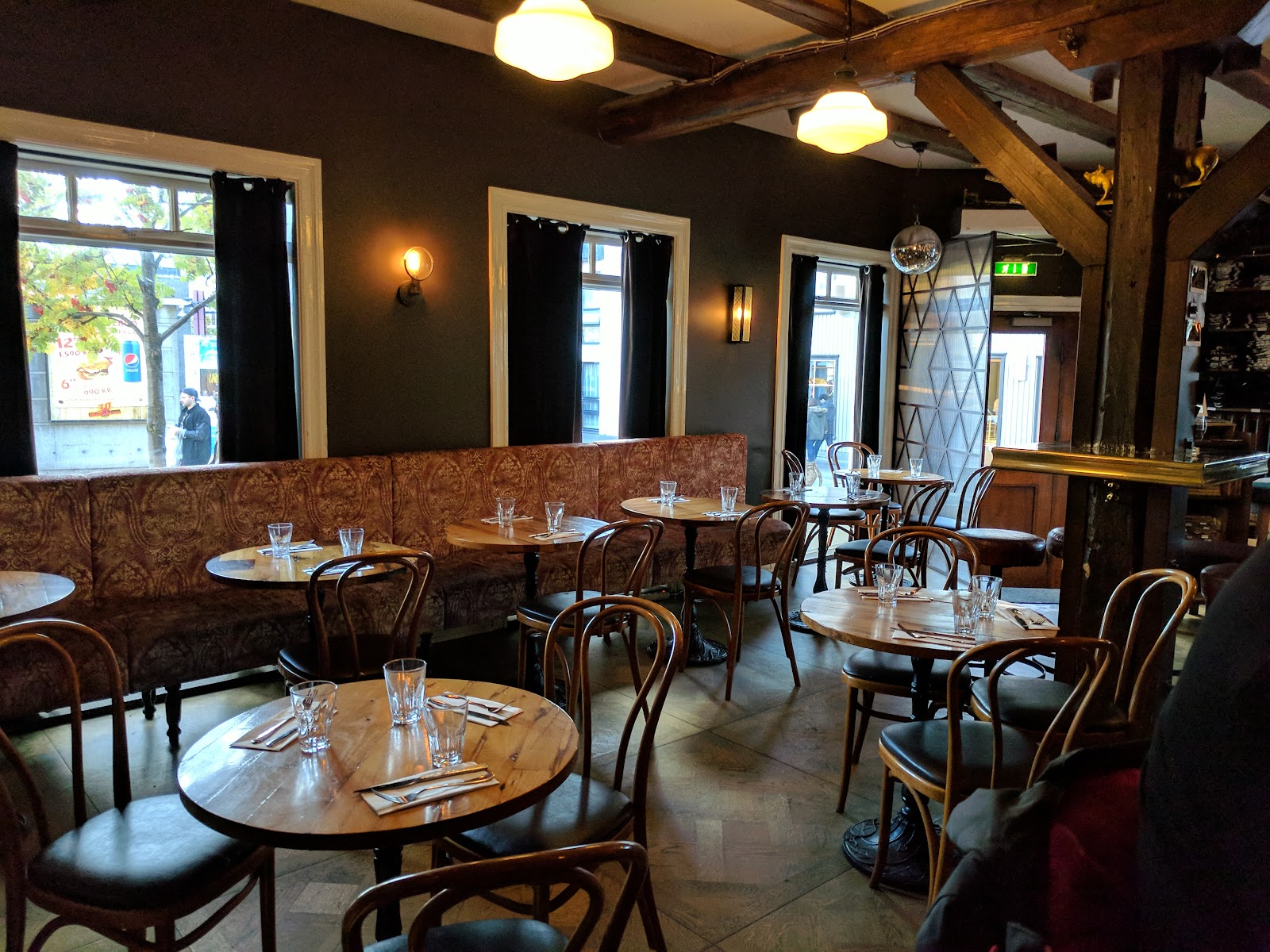 Sæta Svínið, Reykjavik