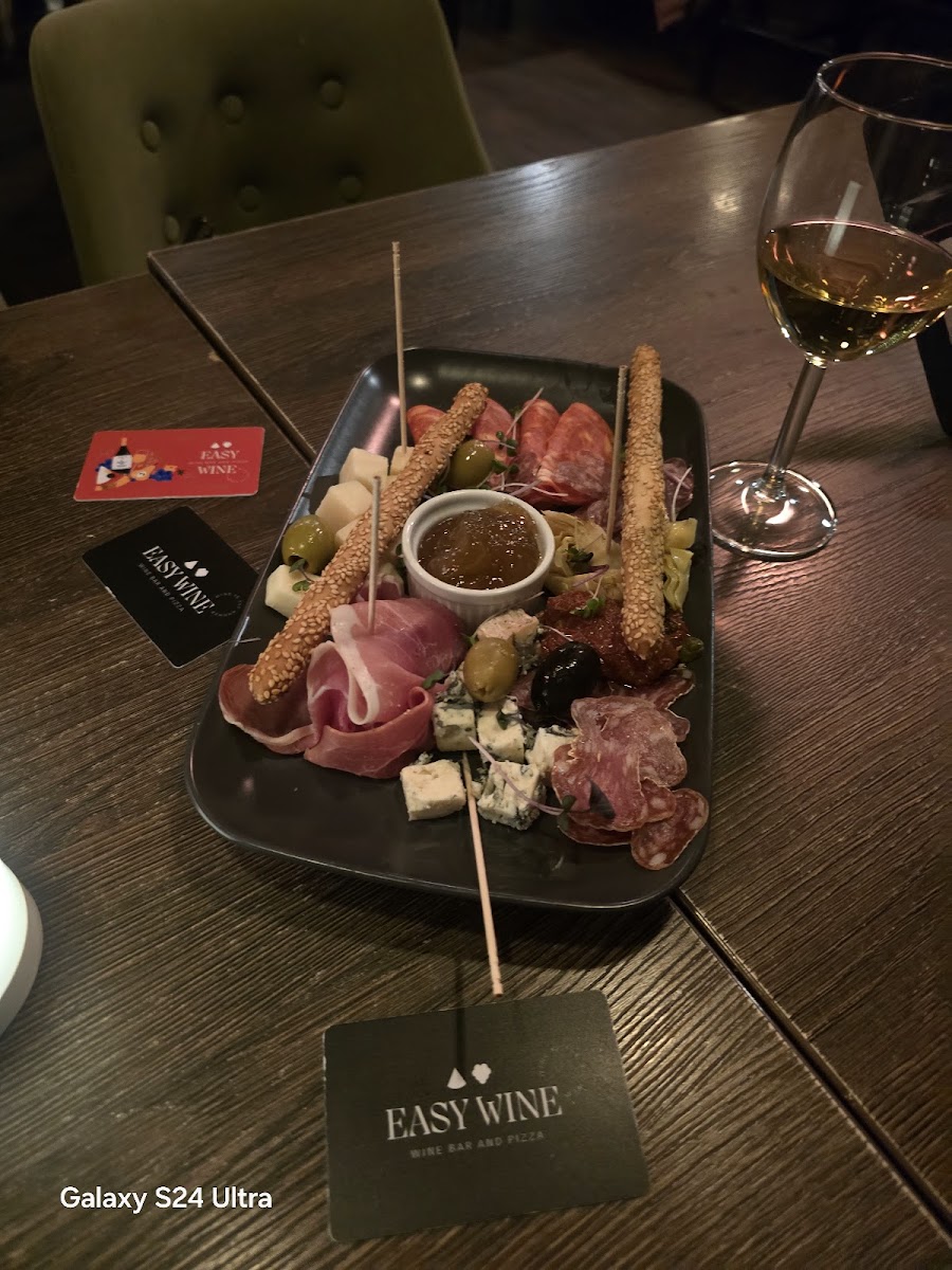 Easy Wine, Riga