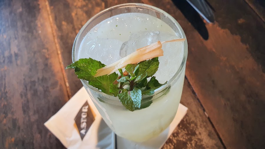Bar Astor drinks