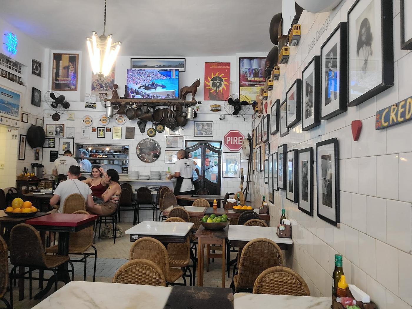 Bar atmosphere in Santa Teresa neighbourhood
