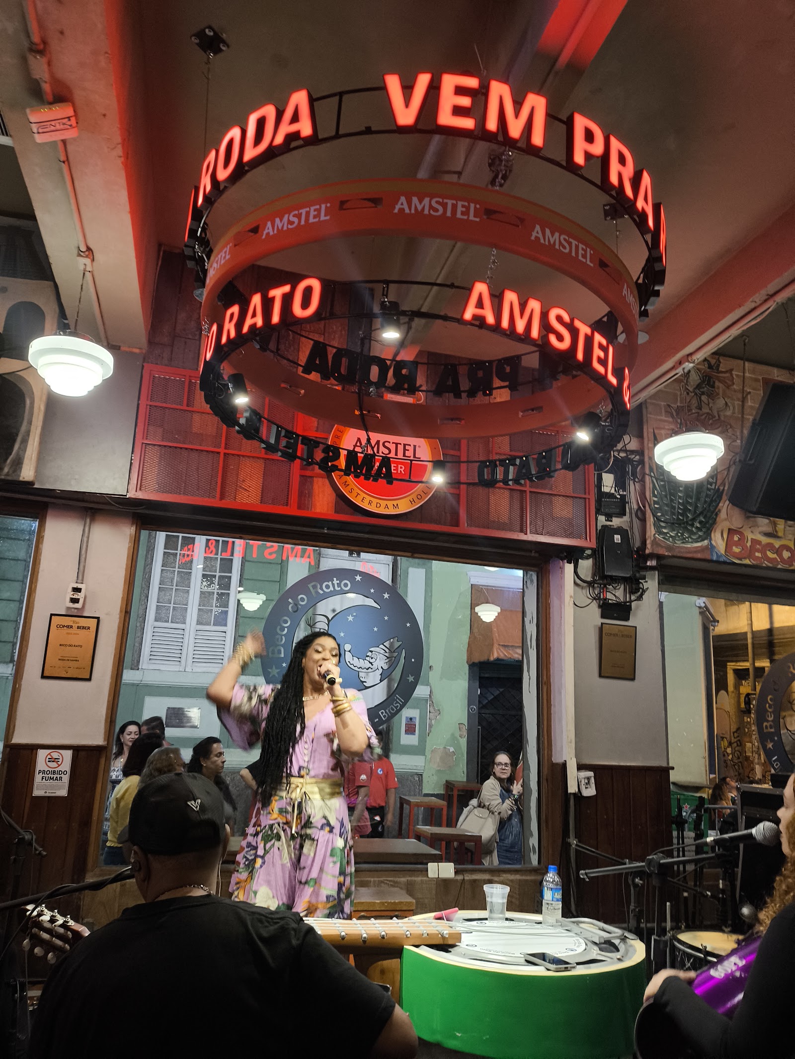 Beco do Rato samba circle in Lapa, Rio de Janeiro
