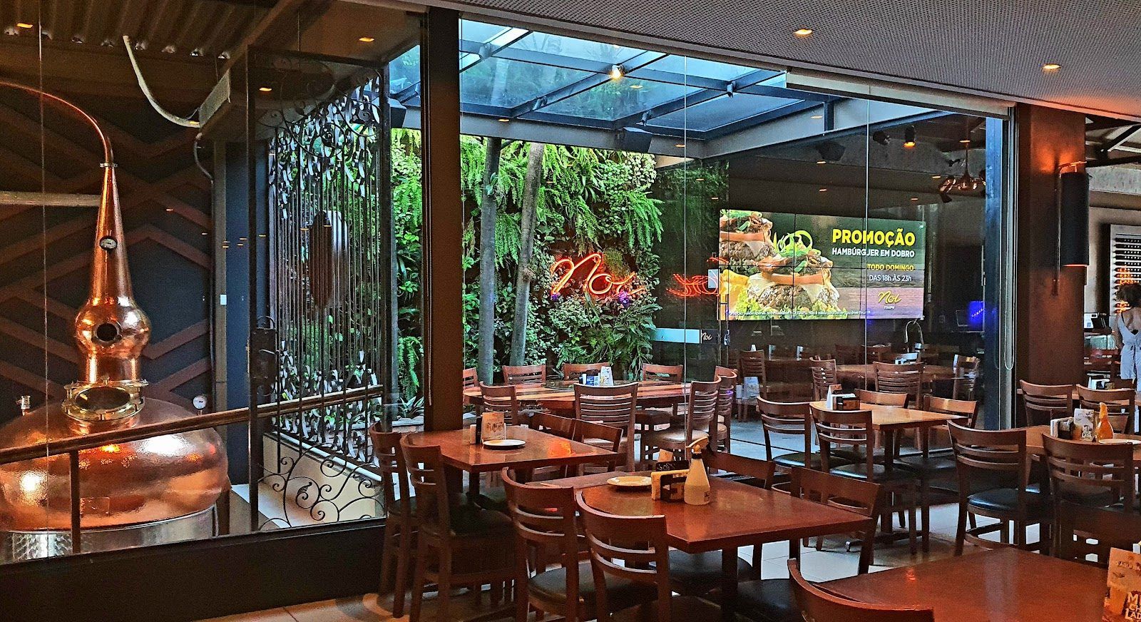 Cervejaria Noi Rio de Janeiro bar interior