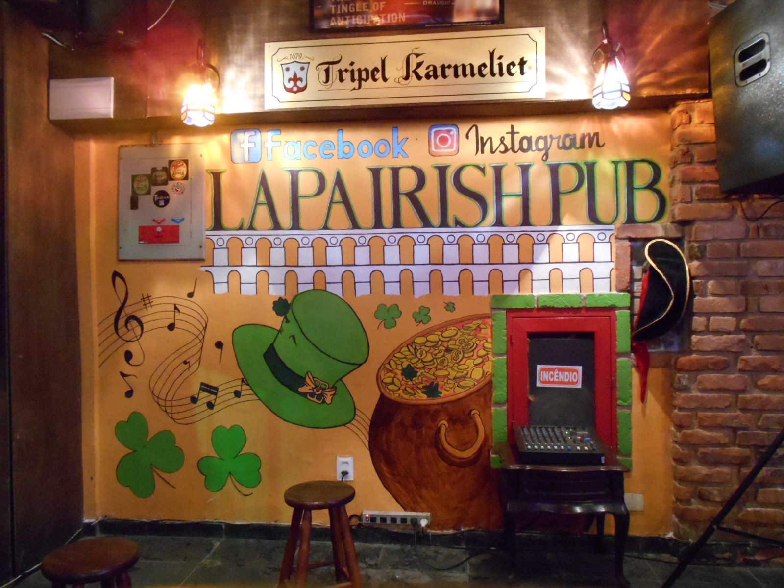 Lapa Irish Pub in a historic mansion on Rua Evaristo da Veiga, Lapa, Rio de Janeiro