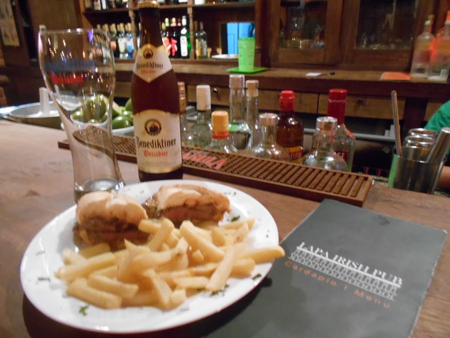 Lapa Irish Pub in a historic mansion on Rua Evaristo da Veiga, Lapa, Rio de Janeiro interior