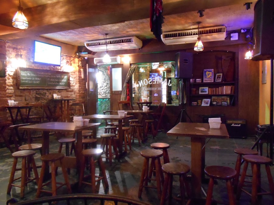 Lapa Irish Pub in a historic mansion on Rua Evaristo da Veiga, Lapa, Rio de Janeiro bar