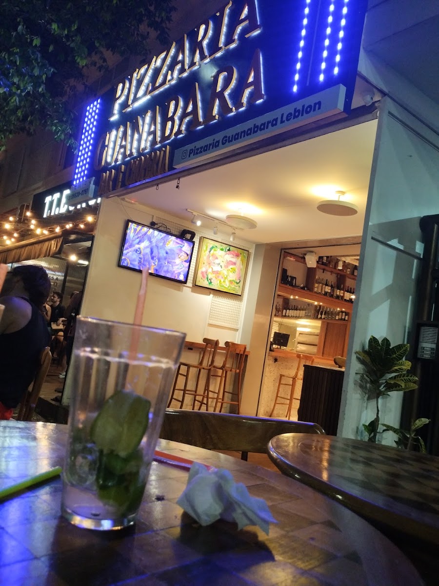Pizzaria Guanabara sidewalk tables in Baixo Leblon, Rio de Janeiro bar