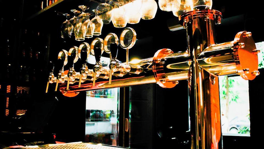 Rio Tap Beer House craft beer bar in Flamengo, Rio de Janeiro interior