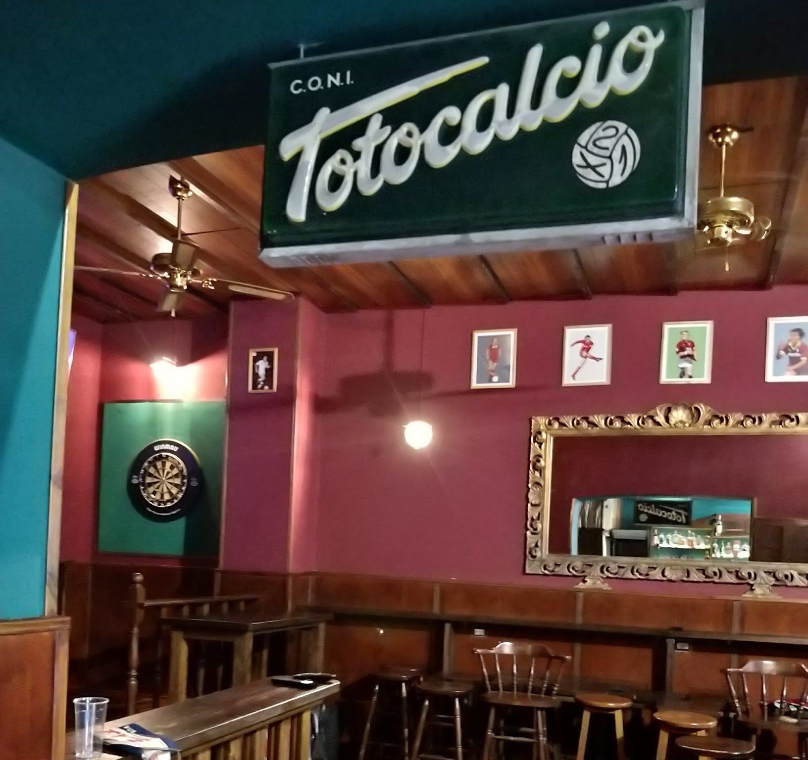 Il Serpente Rome bar interior