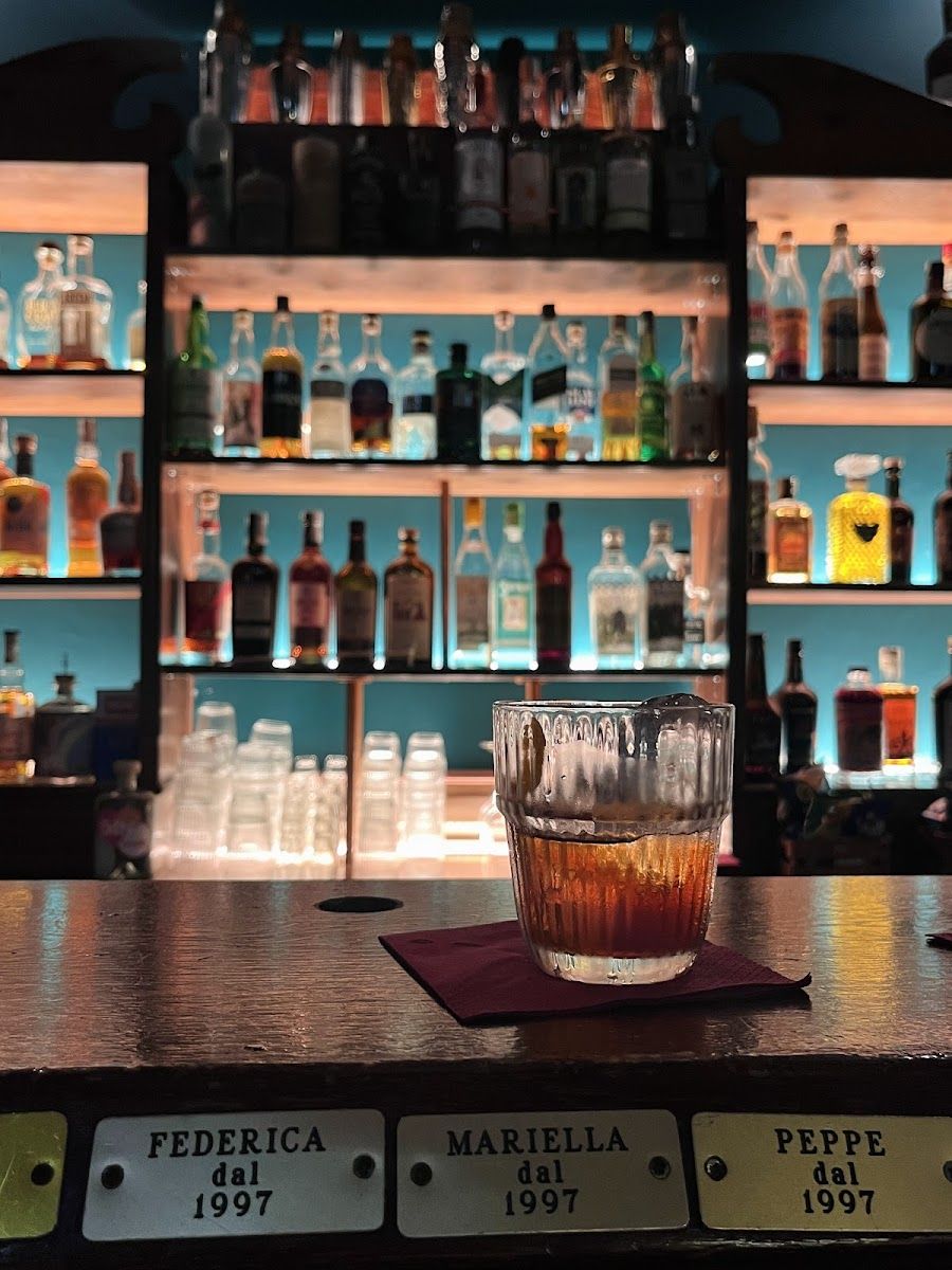 Il Serpente bar service